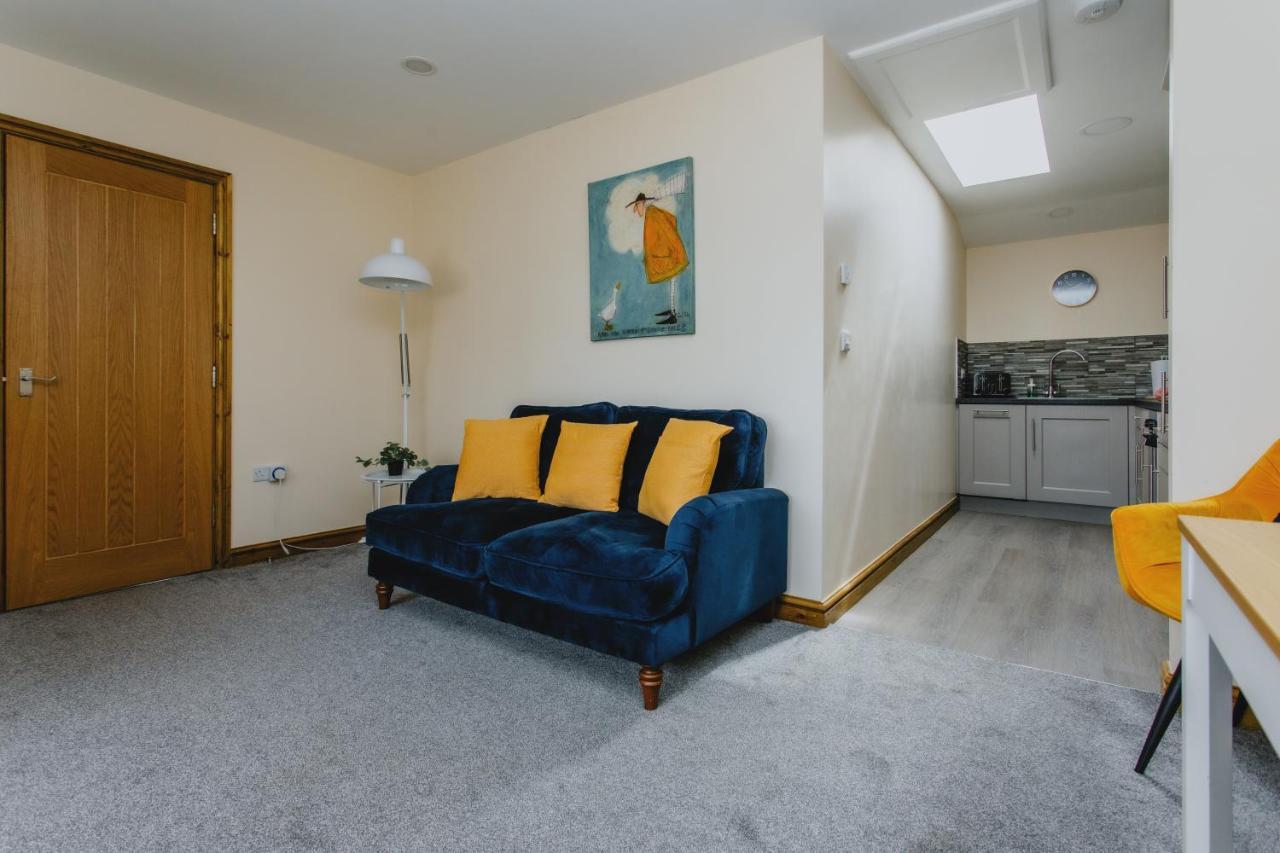 Spacious 2Nd Floor Apartment - King Size Bed & Free Parking Nottingham Buitenkant foto